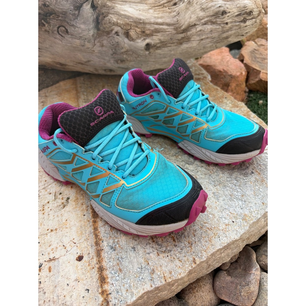 Scarpa Neutron Trail Running Shoes Turquoise Gold Magenta Vibram Womens 6 1/2